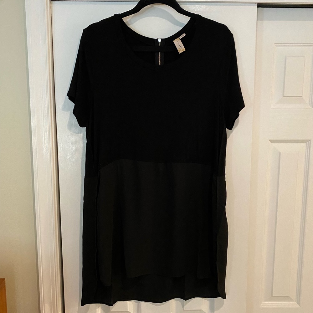 Short sleeve tunic, sheer on bottom